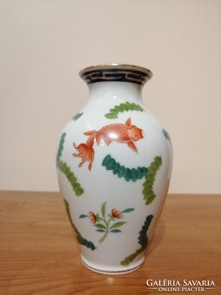 Oriental patterned vase with Herend poisson / poissons