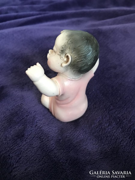 A. Lucchesi baba figura szobor ásítot csecsemő