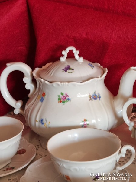 Zsolnay tea set is incomplete