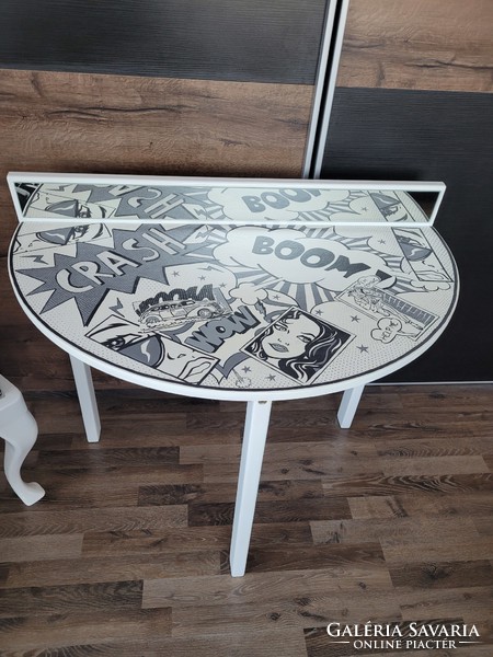 Egyedi fekete-fehér POP ART stílusú kézzel festett előszoba bútor, falifogas, konzol asztal