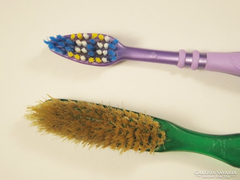 Retro tip-top toothbrush - protects against hot water - from the beginning, large size, plastic - 1960s