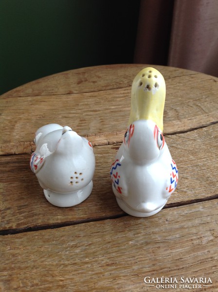 Old porcelain bird pepper and salt sprinkler