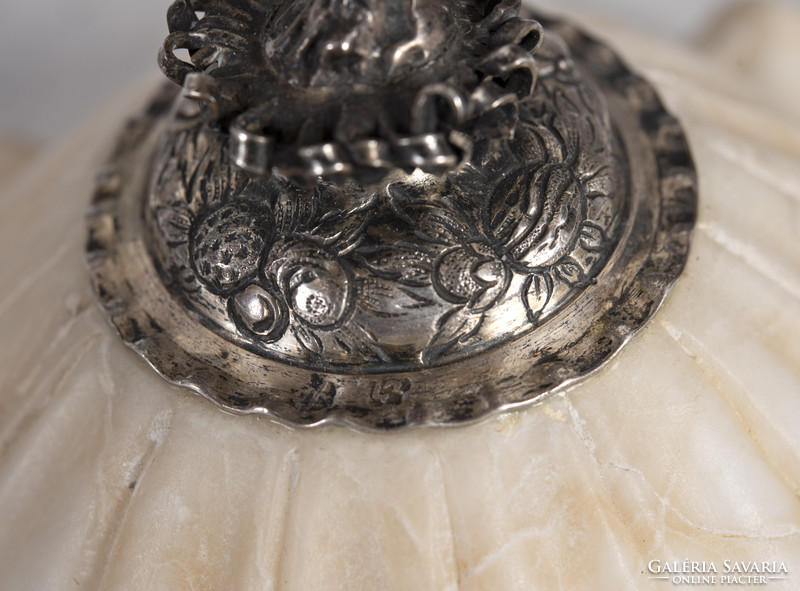 Silver woman-shaped table decoration combined with stone (e04)