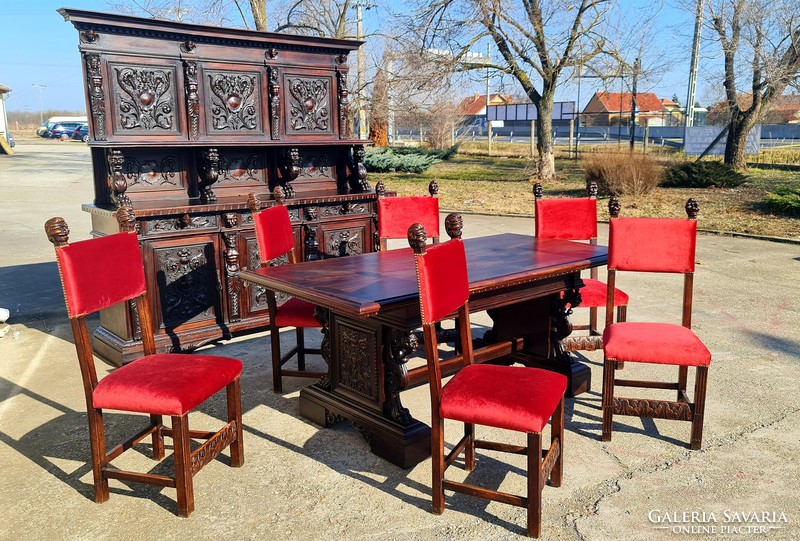 A479 antique, freshly renovated Renaissance-style richly carved dining set