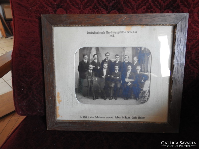 Antique group photo frame - deutschnationale handlungsgehilfe scheibbs