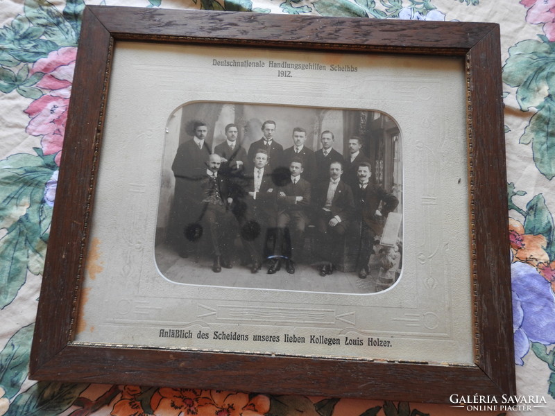 Antique group photo frame - deutschnationale handlungsgehilfe scheibbs