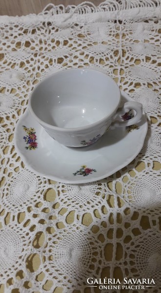 Zsolnay porcelán, apró virág mintás kávés csésze alátéttel