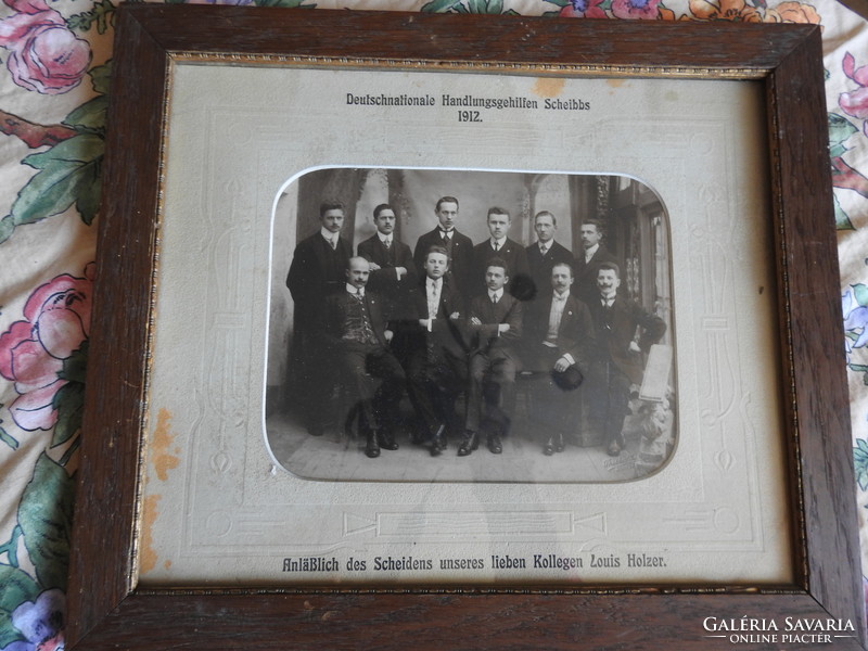 Antique group photo frame - deutschnationale handlungsgehilfe scheibbs