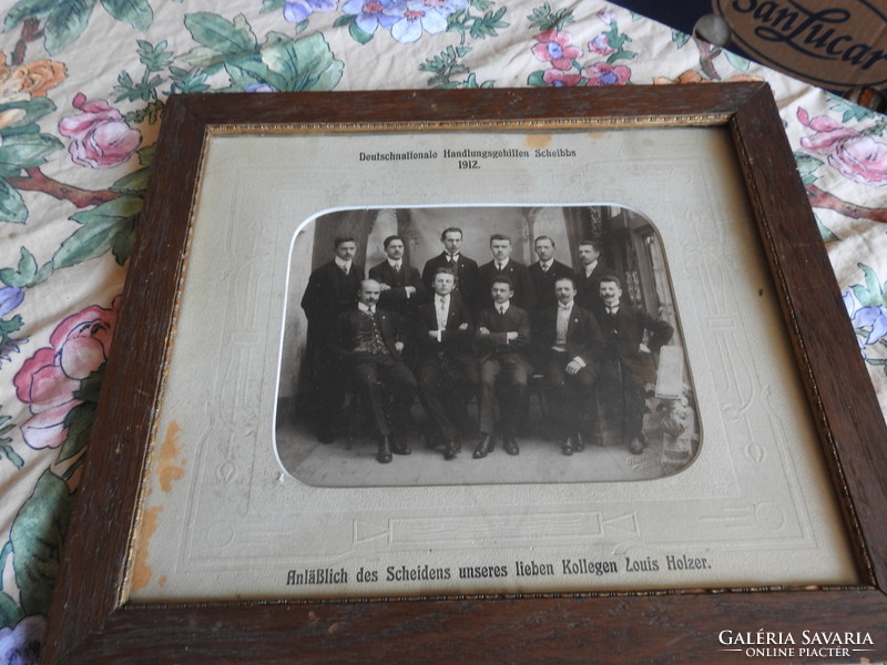 Antique group photo frame - deutschnationale handlungsgehilfe scheibbs