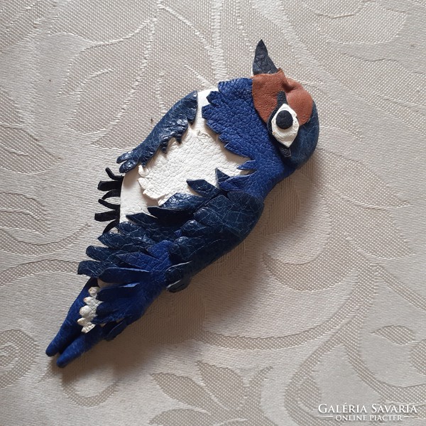 Genuine leather bird badge with brooch
