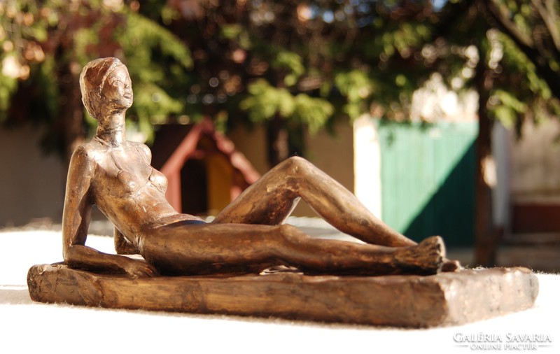Béla Kucs (1925-1984): girl sunbathing in a bikini - patinated, unique plaster sculpture