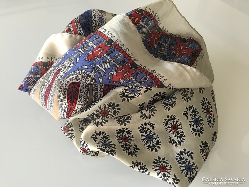 Hatalmas Franco Laurenti selyemkendő, 115 x 115 cm