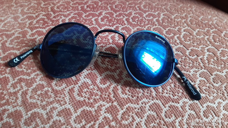 Vintage polaroid sunglasses