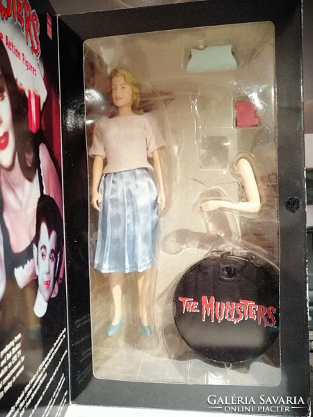 Action figure film character monsters 40th anniversary, marilyn
