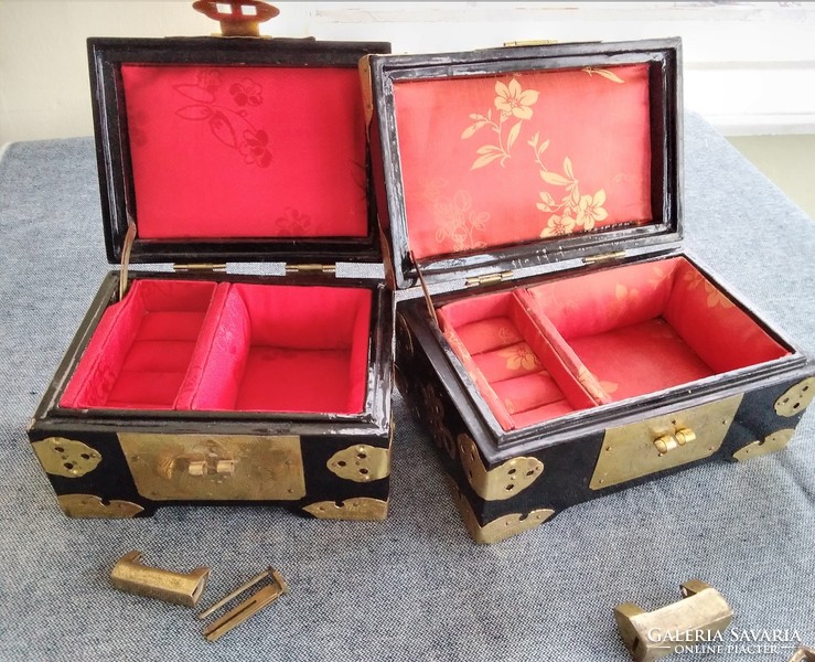 Chinese lacquer box, two pieces. With working lock