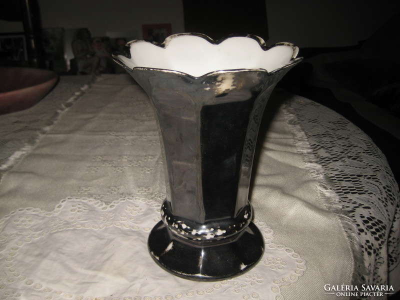 Bavaria . Hutschenreuter , silber ......patinás , ezüstözött váza  kb 20 cm