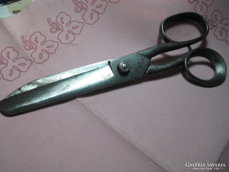 Tailor's scissors. Old 20 cm sharp, marked in good condition