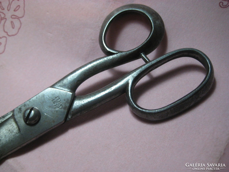 Tailor's scissors. Old 20 cm sharp, marked in good condition