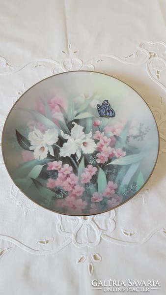 Beautiful tan chun chiu limited decorative plate