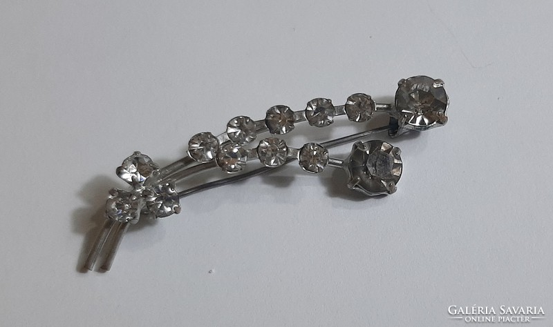 Vintage polished crystal stony brooch