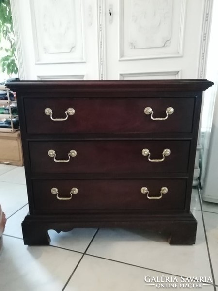 Beautiful 3 drawer wood small dresser / drexel heritage? /