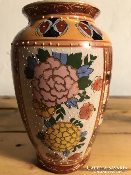 Chinese decorative small vase t-124