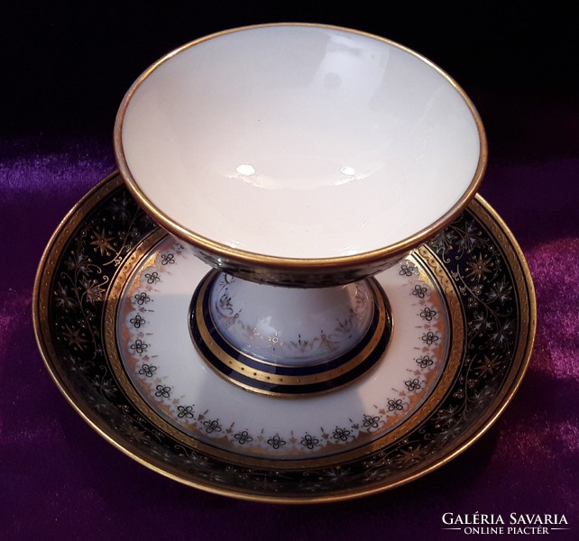 Antik exkluzív porcelán talpas kínáló, csésze tányérral (L2213)