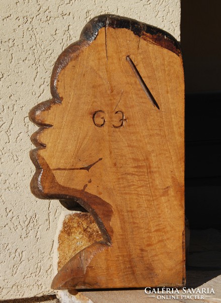 G. J.: Benszülött férfi - art deco stílusú egyedi fafaragás