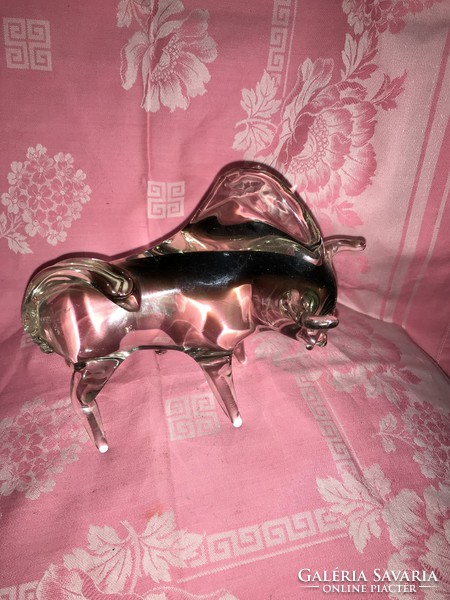 Hot formed glass bull !! Colored in the material of the back.