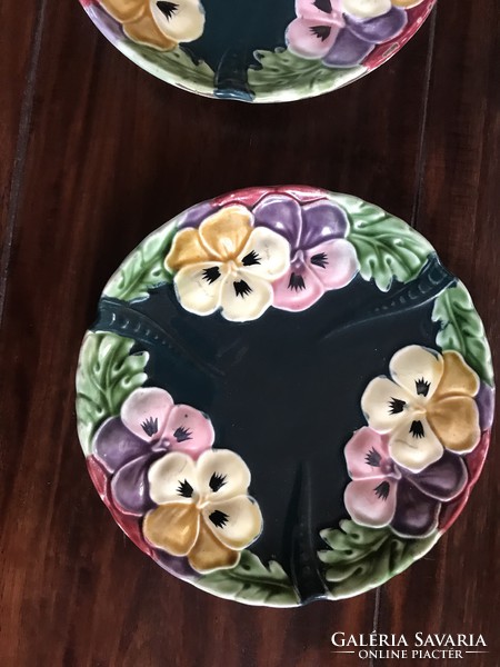 Pansy majolica set in beautiful condition