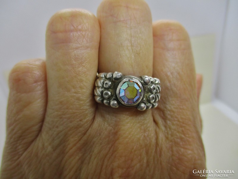Gyönyörű antik kézműves ezüst gyűrű színjátszó kővel