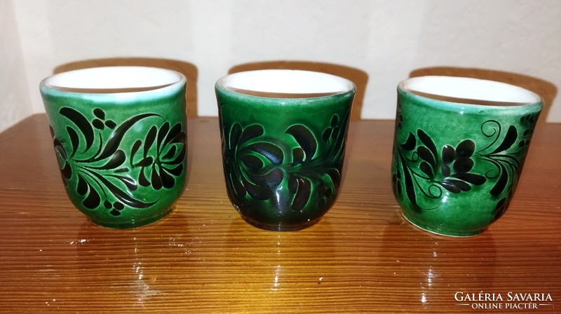 Népi zöld kerámia pohár