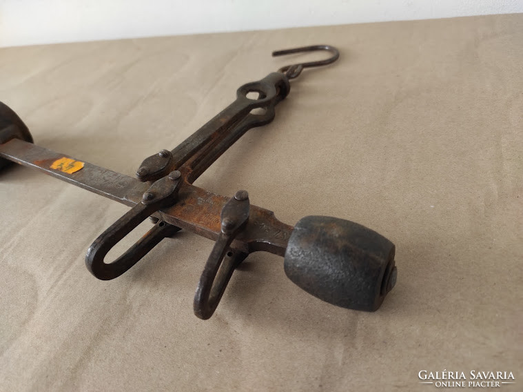 Antique market measuring tool tool scale 5022