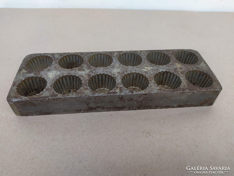 Antik csokoládé csoki bonbon fém öntőforma cukrász édesség készítő eszköz 5036