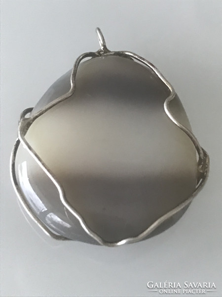 Agate pendant in silver-plated, soldered metal frame, 5 cm long