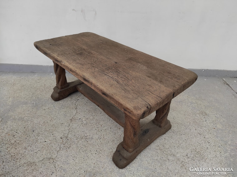 Antik nehéz reneszánsz kis fa csavart lábú asztal 5016