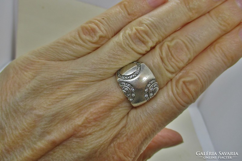 Beautiful white stone esprit silver ring