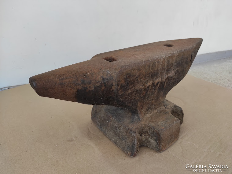 Antique heavy iron anvil 52 kg 5029