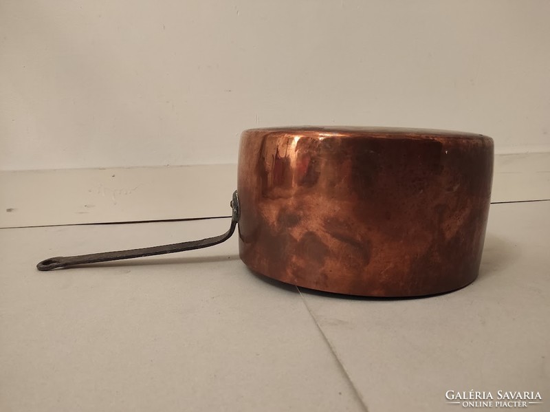 Antique kitchen utensil with large handle copper pot 825 4923