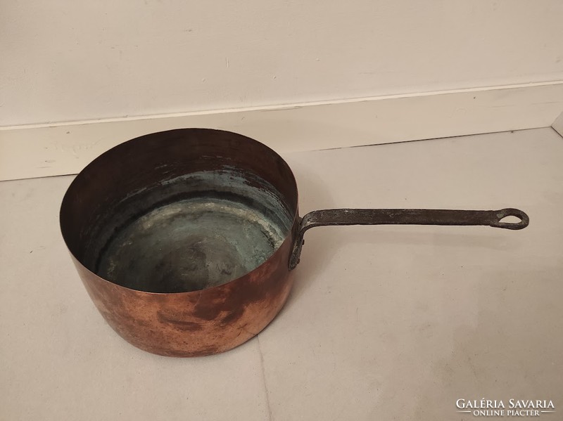 Antique kitchen utensil with large handle copper pot 825 4923