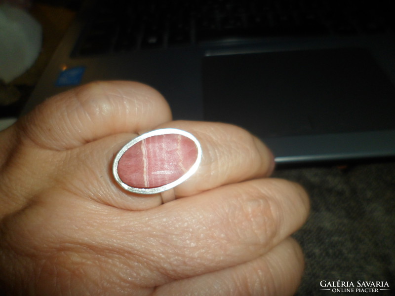 Design ezüst gyűrű / rodokrozit
