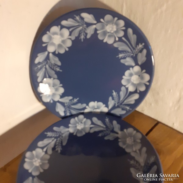 Szép, kék-fehér színű magyar mázas kerámia tányér
