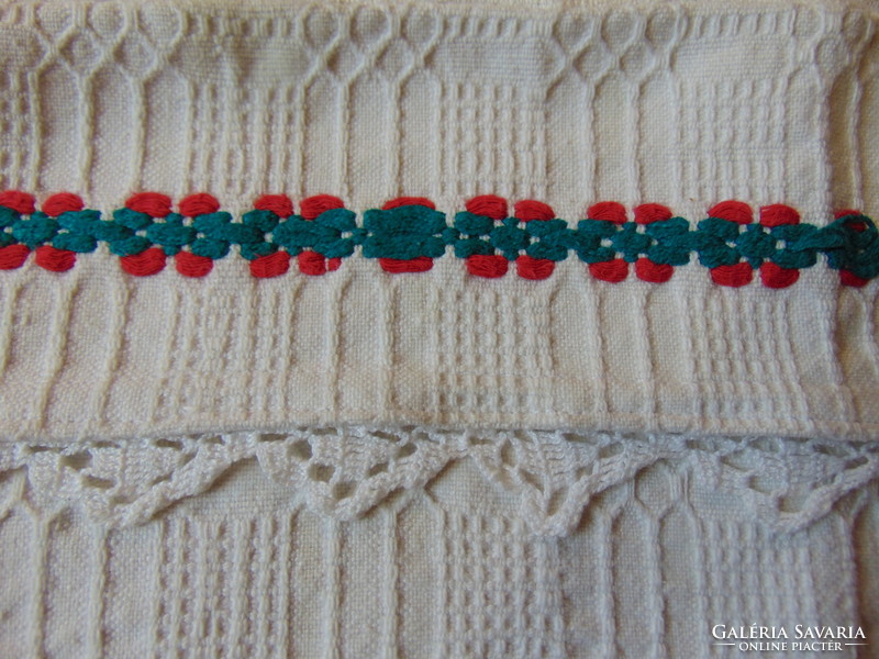 Woven decorative pillowcase with crochet strip 46x34 cm