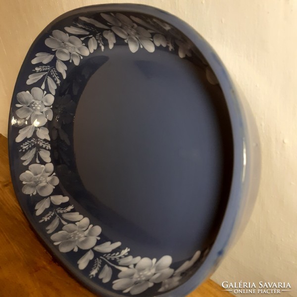 Blue and white Hungarian glazed ceramic steak bowl