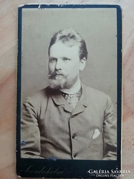 Antik férfi fotó Szerdahelyi fényképész Budapest Albrecht út műhelyéből 1880