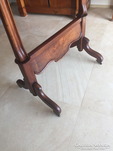 Viennese Baroque early standing mirror stand, with castor legs