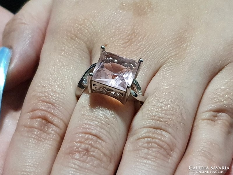 Pink zirconia silver ring size 8! 10Karat!