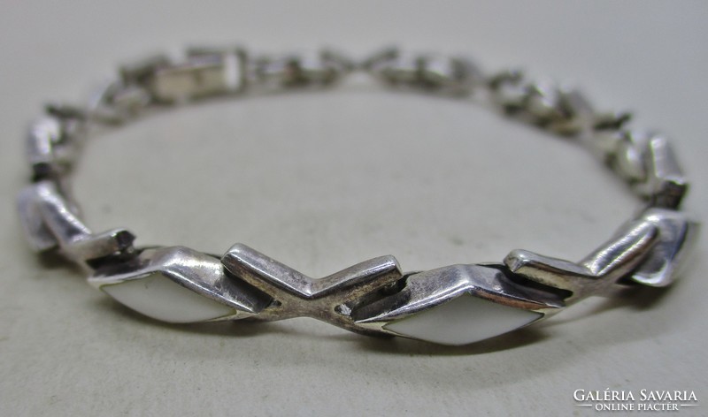 Silver bracelet made of special, fine mother-of-pearl eyes