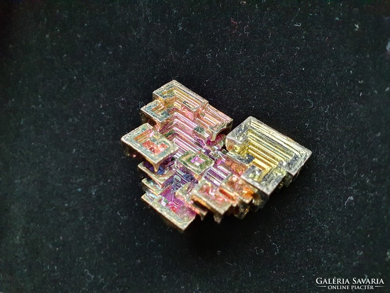 Raw bismuth nuggets