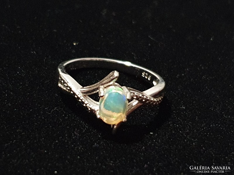 Opal stone silver ring size 8! 1Karat! Ethiopia